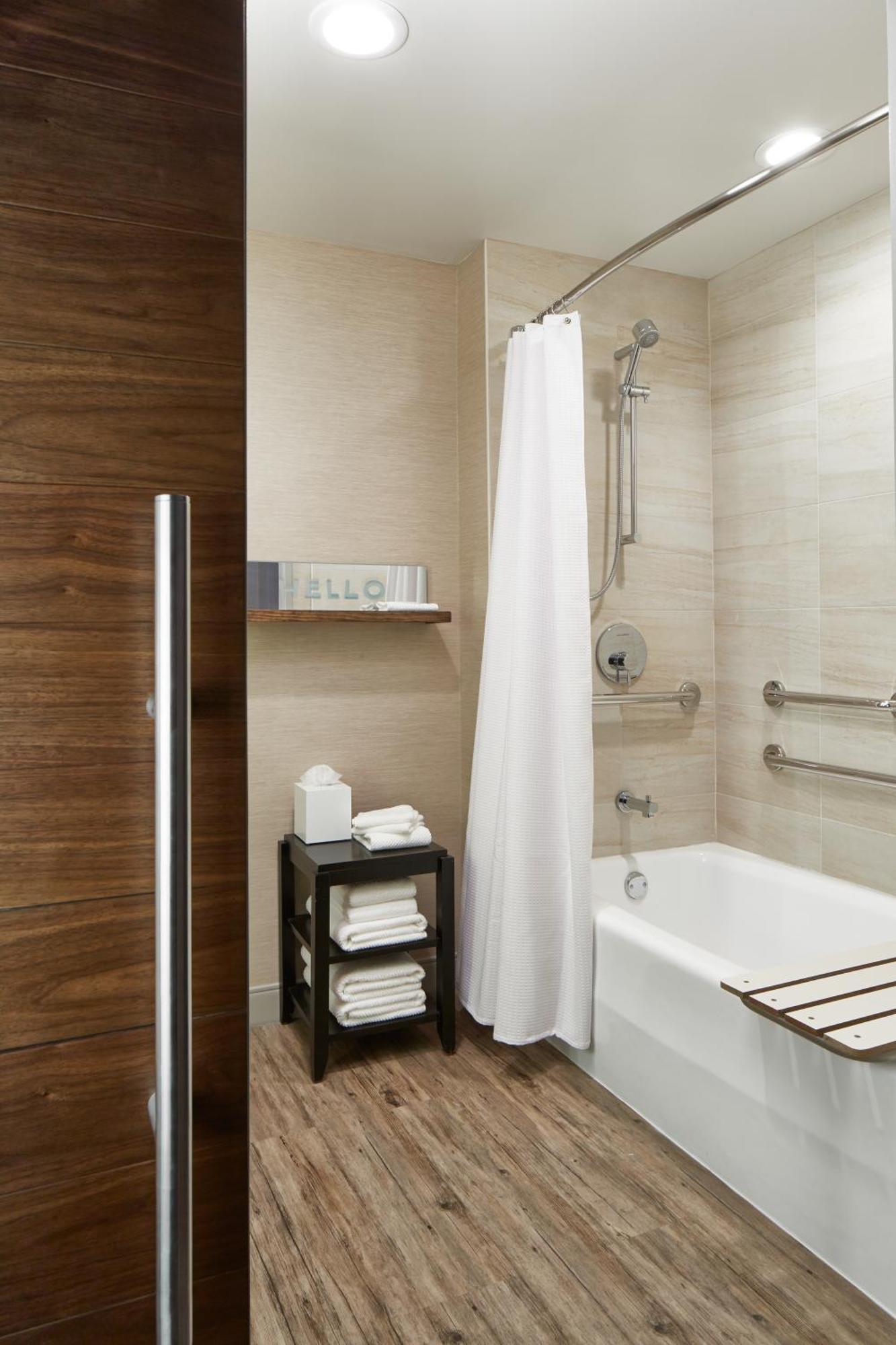 The Del Monte Lodge Renaissance Rochester Hotel & Spa Ngoại thất bức ảnh