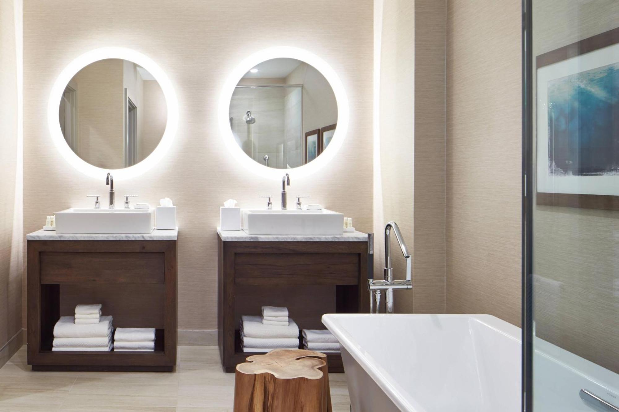 The Del Monte Lodge Renaissance Rochester Hotel & Spa Ngoại thất bức ảnh