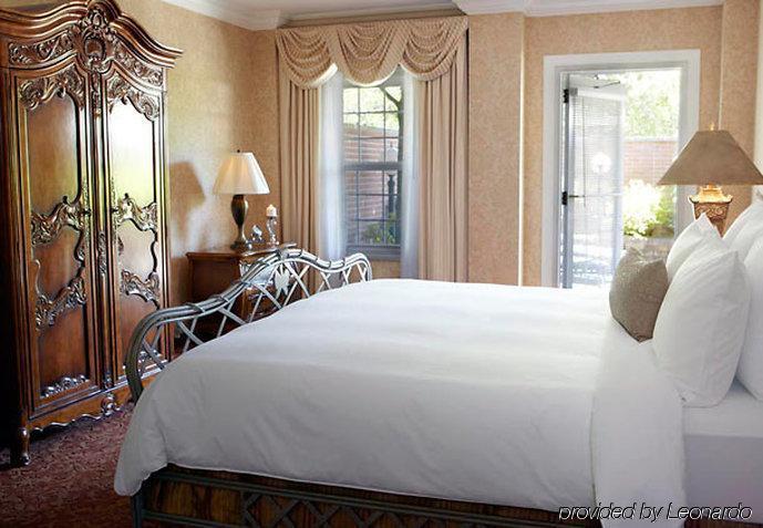 The Del Monte Lodge Renaissance Rochester Hotel & Spa Ngoại thất bức ảnh