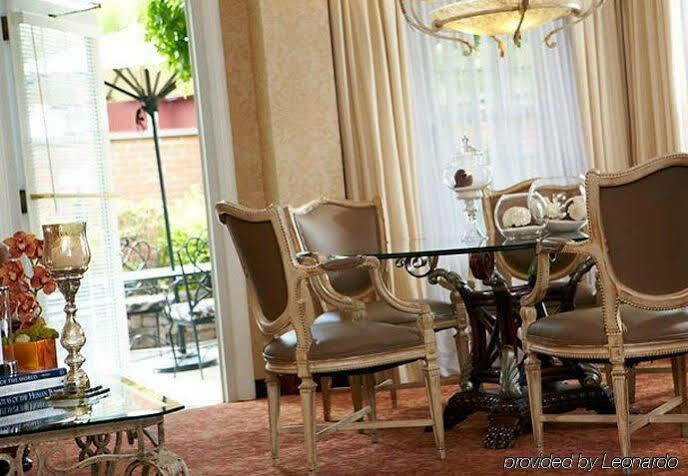 The Del Monte Lodge Renaissance Rochester Hotel & Spa Ngoại thất bức ảnh